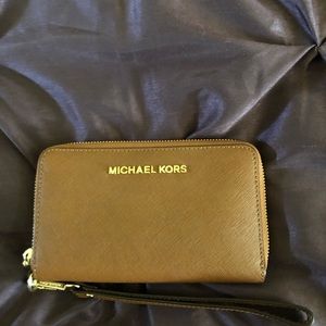Michael Kors wristlet